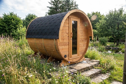 Sauna extérieur compact — Vue extérieure dans un jardin (3)